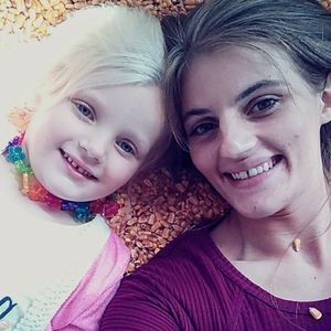 Meet your Posher, Ayla